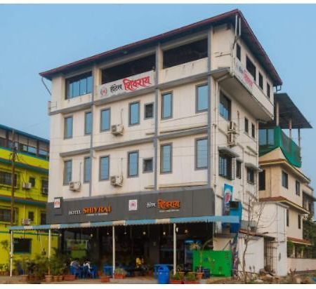 Hotel Shivrai Pen Buitenkant foto