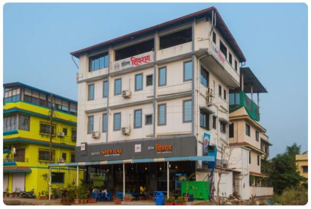 Hotel Shivrai Pen Buitenkant foto